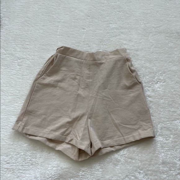 Princess Polly Alexander linen shorts - Picture 1 of 2